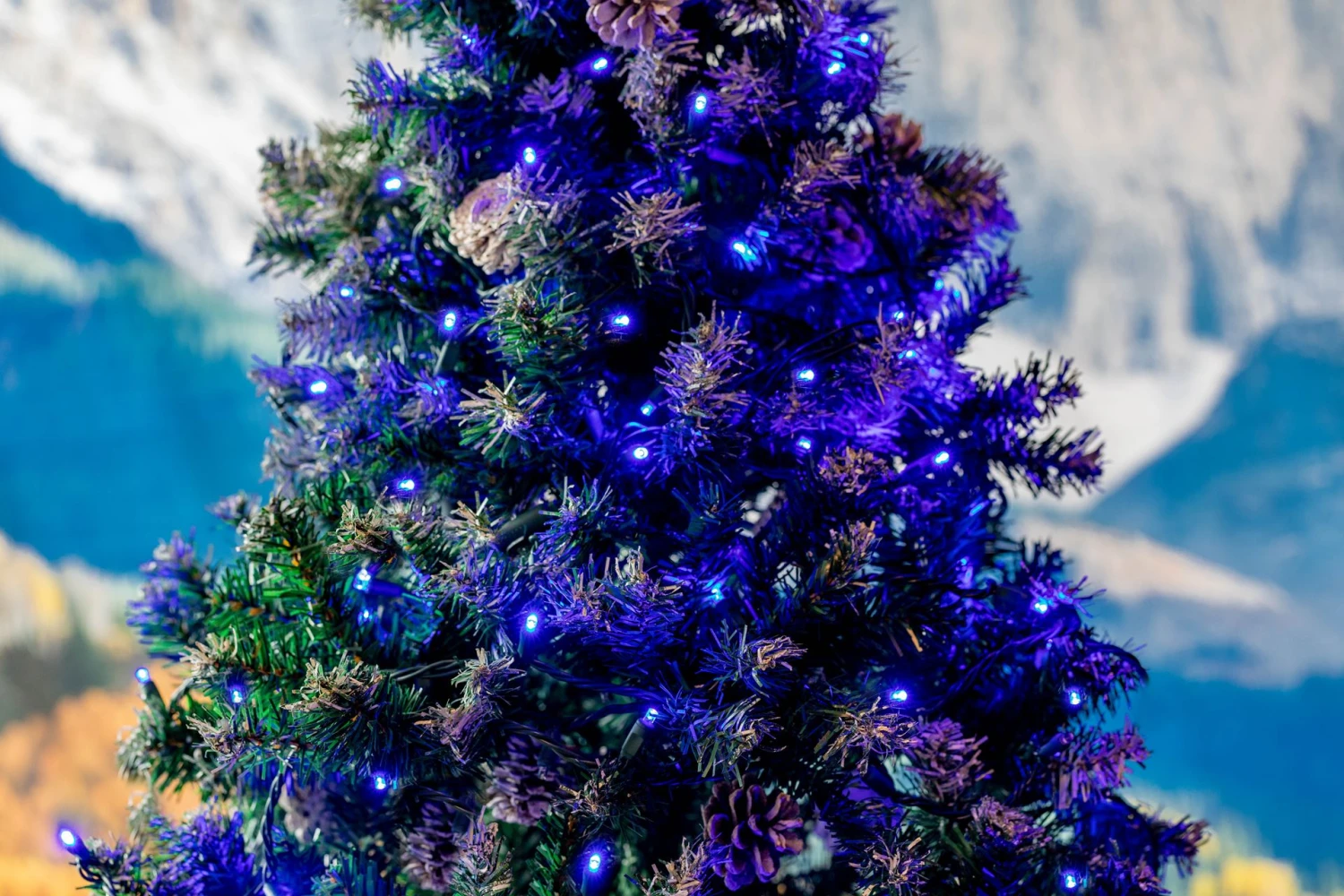 Commercial Grade Wide Angle 50 LED Blue 17' Long On Green Wire 7 Commercial Grade Wide Angle 50 LED Blue 17' Long On Green Wire - Image 7