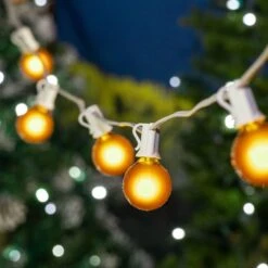 100 G40 Globe String Light Set With Yellow Satin Bulbs On White Wire -Christmas Lights Series 0032637 100 g40 globe string light set with yellow satin bulbs on white wire