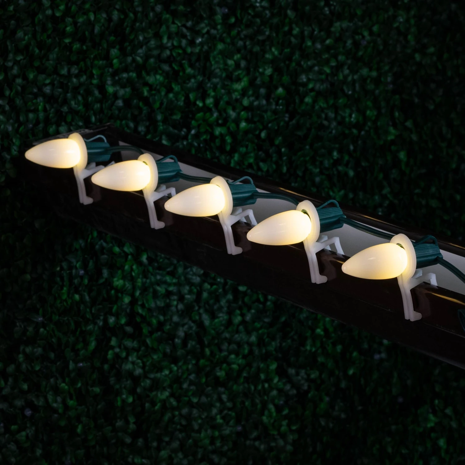 C9 - Warm White - Ceramic (plastic) LED Replacement Bulbs - 25 Pack 4 C9 - Warm White - Ceramic (plastic) LED Replacement Bulbs - 25 Pack - Image 4