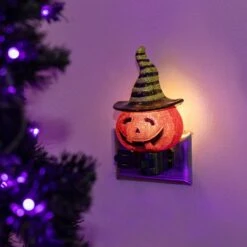 Halloween Night Light - Pumpkin In Witch Hat - Swivel Plug W/LED Bulb -Christmas Lights Series 0033934 halloween night light pumpkin in witch hat swivel plug wled bulb